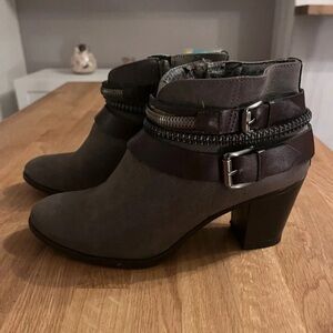 Chic Women's Ankle Boots with Zipper and Buckle